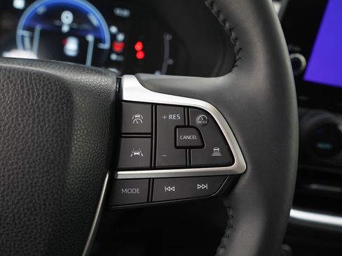 Used 2025 Toyota Grand Highlander AWD Hybrid image 29
