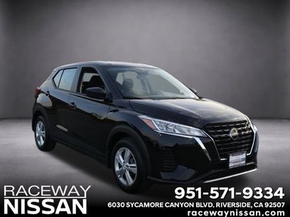 New 2025 Nissan Kicks Play S