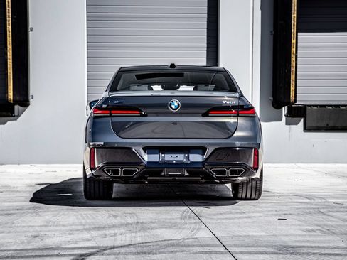 New 2026 BMW 760i xDrive w/ Executive Package AWD/4WD image 7
