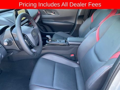 Used 2025 Toyota Prius Plug-In Hybrid FWD image 5