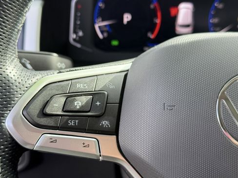 Used 2023 Volkswagen Atlas SEL Premium image 17