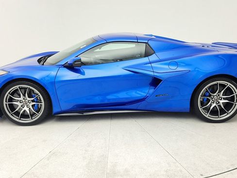 Used 2025 Chevrolet Corvette E-Ray AWD/4WD image 4
