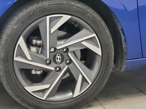 Used 2025 Hyundai Elantra Sport FWD image 31