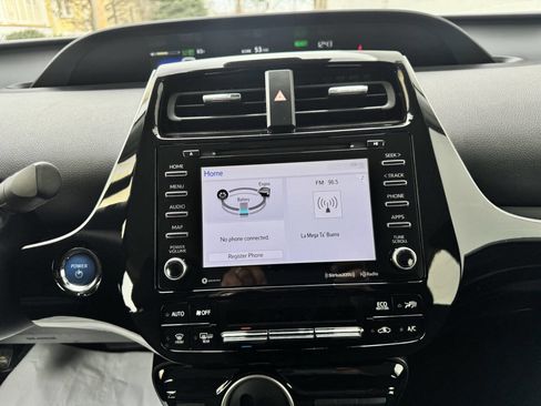 Used 2020 Toyota Prius Prime LE image 30