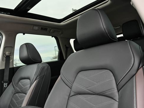 New 2025 Nissan Pathfinder Platinum w/ Lighting Package (N92) image 21