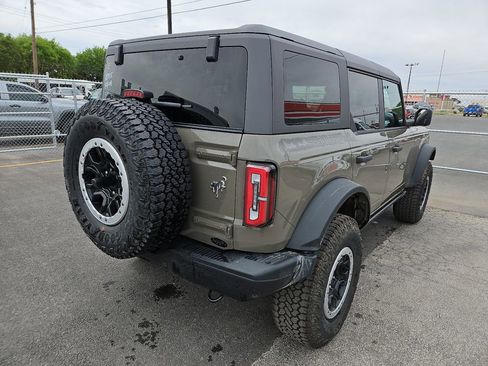 New 2026 Ford Bronco Badlands w/ Sasquatch Package image 11