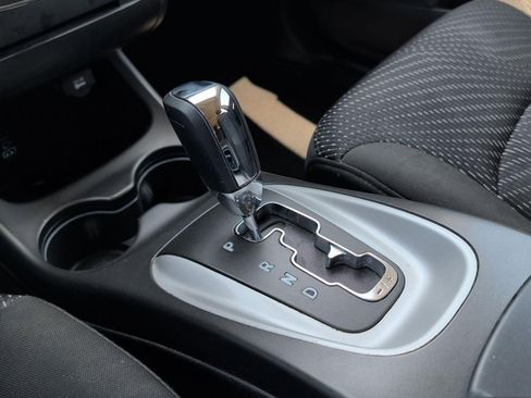 Used 2020 Dodge Journey SE FWD image 21