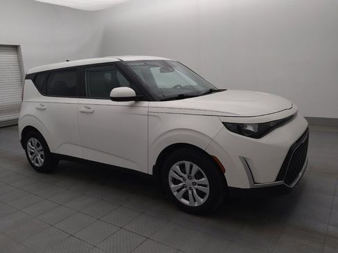 Used 2023 Kia Soul LX image 11