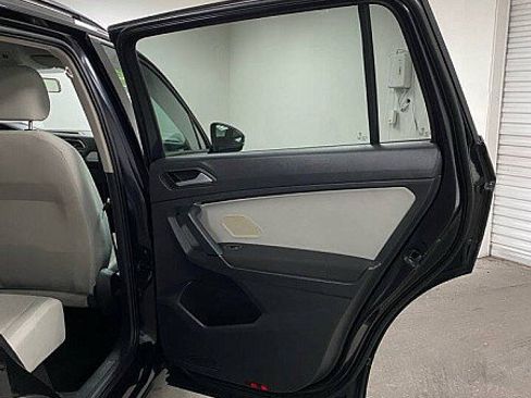 Used 2019 Volkswagen Tiguan S image 15
