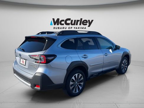 Used 2025 Subaru Outback Limited XT image 5