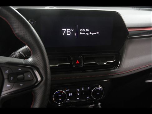 Used 2025 Chevrolet TrailBlazer RS w/ Convenience Package AWD/4WD image 9