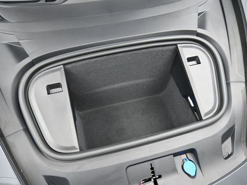 New 2026 Porsche Taycan AWD/4WD image 34
