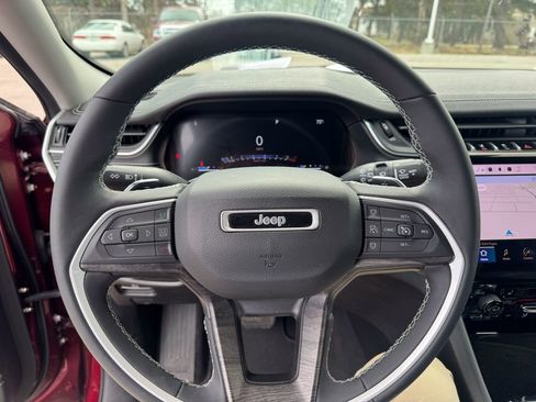 Used 2023 Jeep Grand Cherokee Limited w/ Trailer Tow Prep Group (B) image 9