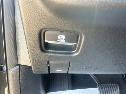 Used 2023 Jeep Grand Cherokee L Limited AWD/4WD image 23