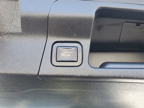 Used 2019 GMC Acadia SLT w/ LPO, Floor Liner Package image 10