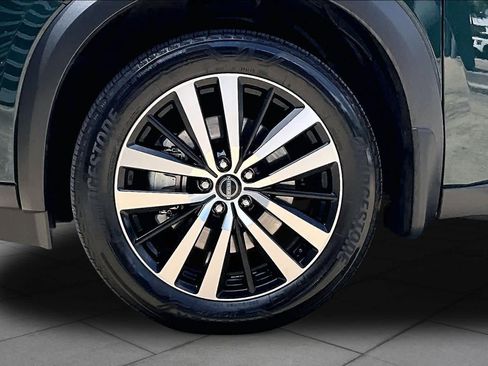 Certified 2025 Nissan Pathfinder Platinum w/ Cargo Package FWD image 11