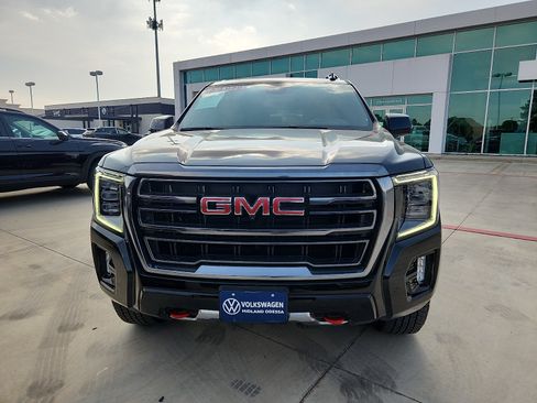 Used 2024 GMC Yukon AT4 w/ Technology Package AWD/4WD image 2