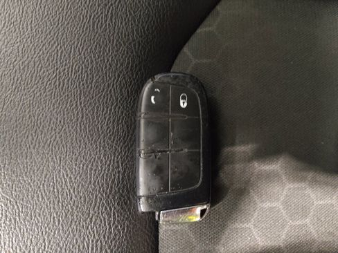 Used 2021 Jeep Compass Latitude FWD image 32