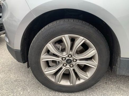 Used 2024 Ford Edge Titanium image 29