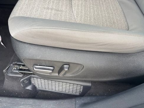Used 2025 Toyota Sienna LE FWD image 14