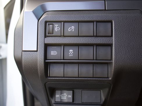 Used 2026 Toyota Tacoma SR5 image 9