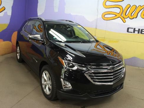 Used 2020 Chevrolet Equinox Premier AWD/4WD image 2