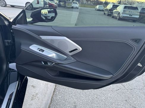Used 2021 Chevrolet Corvette Stingray Preferred Cpe w/ Z51 Performance Package image 27
