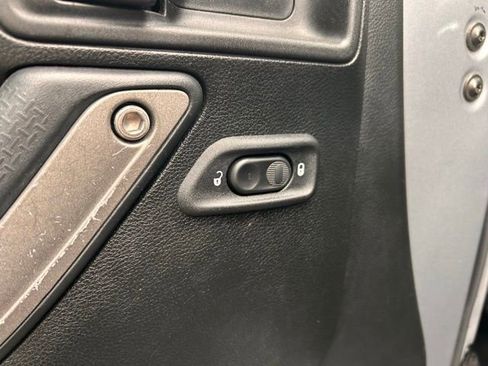 Used 2018 Jeep Wrangler Unlimited Sport S image 24