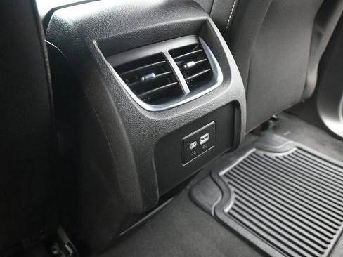 Used 2025 Chevrolet Blazer LT image 18