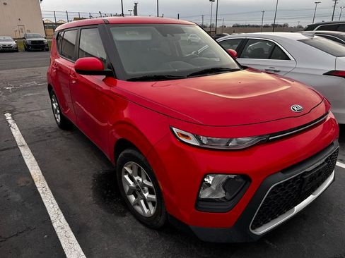 Used 2020 Kia Soul S image 2