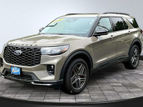 New 2026 Ford Explorer ST-Line w/ ST-Line Street Pack AWD/4WD image 2