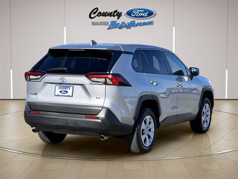 Used 2023 Toyota RAV4 LE image 22