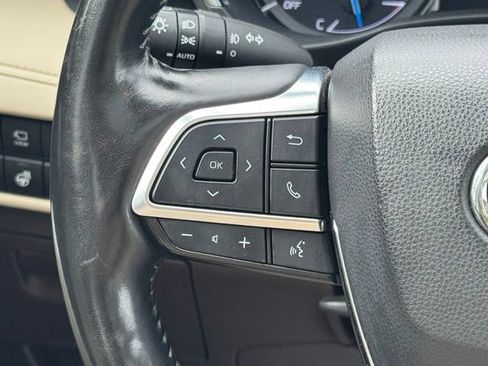 Used 2020 Toyota Highlander Limited AWD/4WD image 11