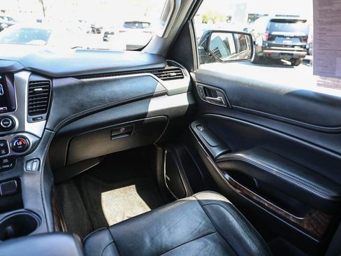 Used 2015 Chevrolet Suburban LT w/ Luxury Package RWD image 5