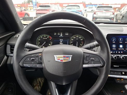 Used 2025 Cadillac CT4 Luxury image 18