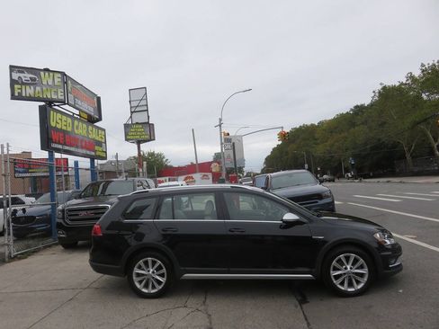 Used 2017 Volkswagen Golf Alltrack S AWD/4WD image 9