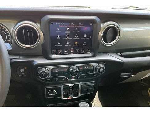 Used 2023 Jeep Wrangler Unlimited Sahara AWD/4WD image 25