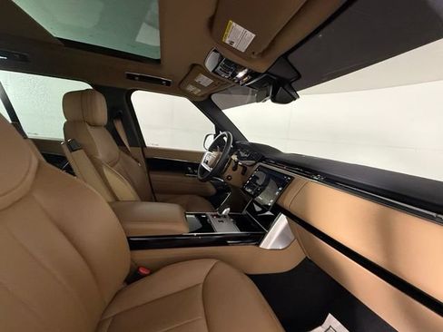Used 2025 Land Rover Range Rover SE AWD/4WD image 37