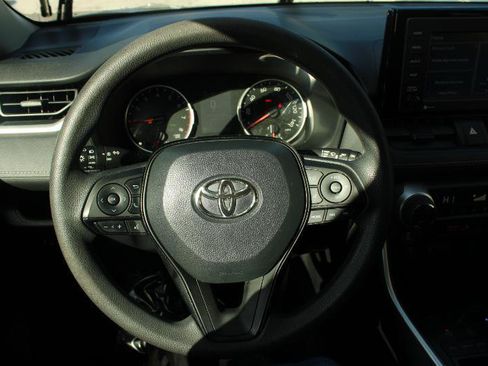 Used 2020 Toyota RAV4 XLE FWD image 9
