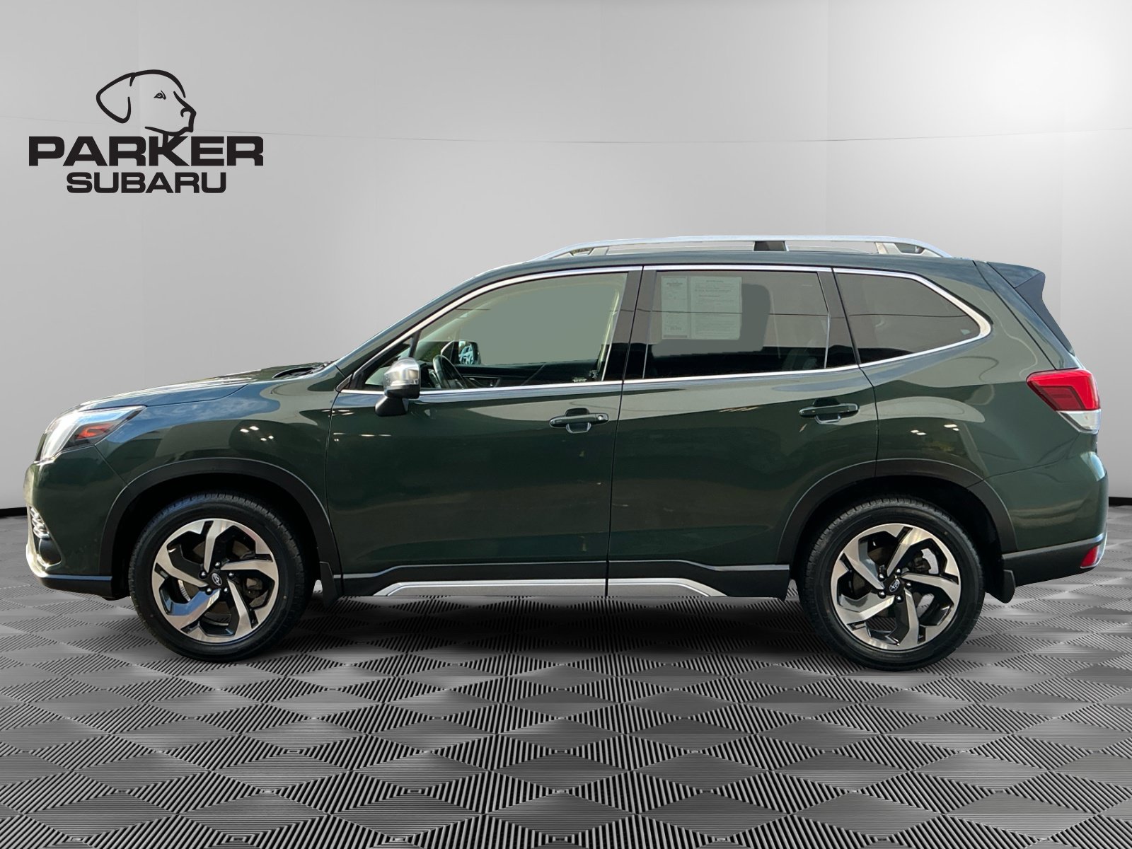Used 2023 Subaru Forester Touring AWD/4WD image 2