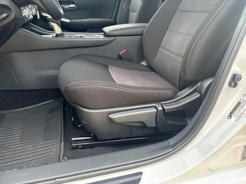 New 2025 Nissan Sentra SR image 22