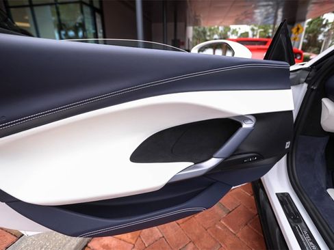 Certified 2025 Ferrari 296 GTS image 39