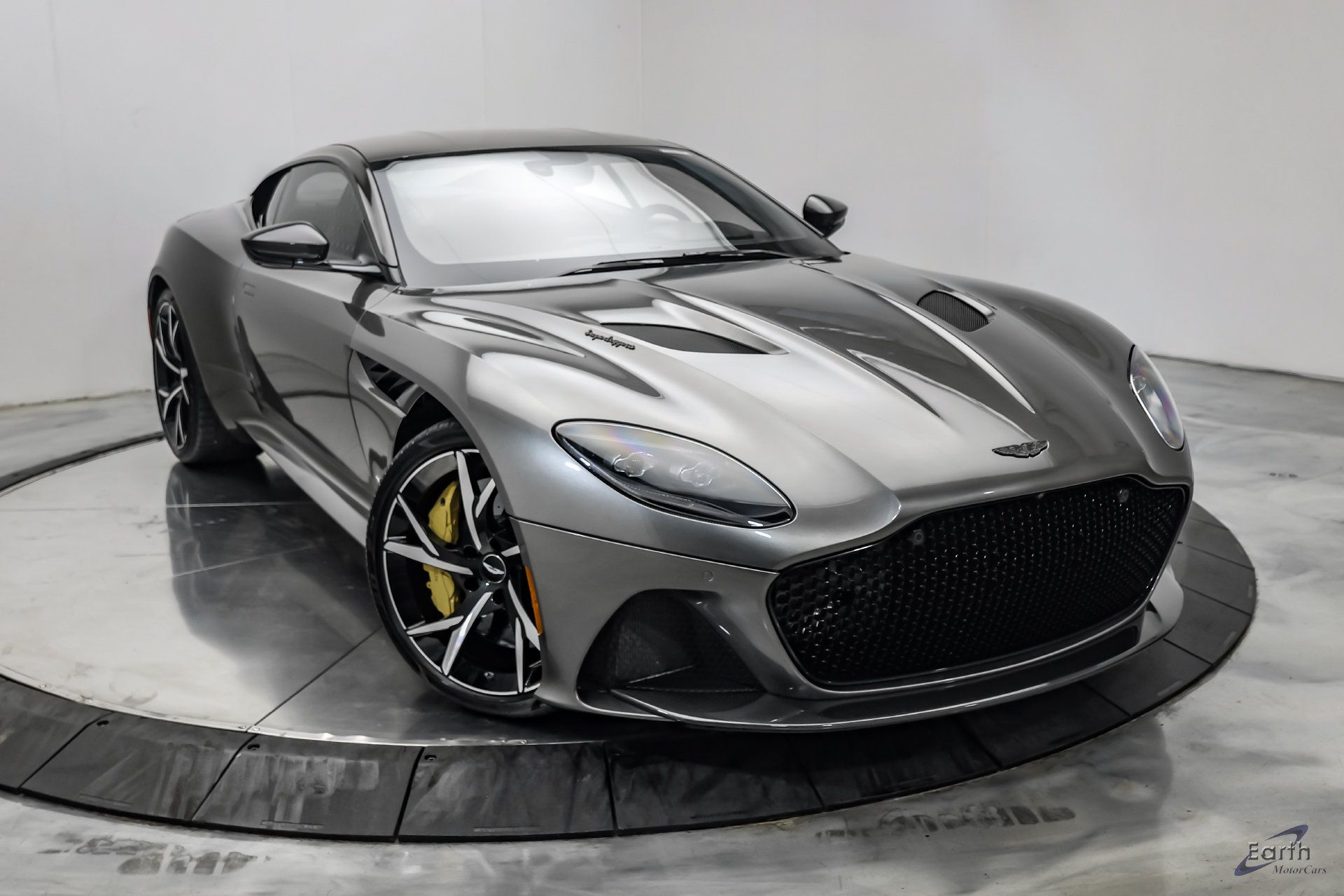 Used 2019 Aston Martin DBS Superleggera RWD image 26