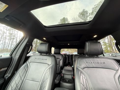 Used 2018 Ford Explorer Platinum image 48
