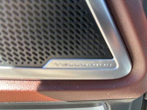 Used 2024 Kia Telluride EX w/ EX Captain's Chair Package image 38