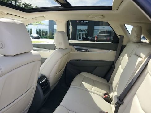 Used 2017 Cadillac XT5 Premium Luxury AWD/4WD image 10