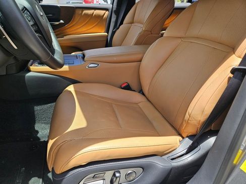 Used 2025 Lexus LS 500 RWD image 15