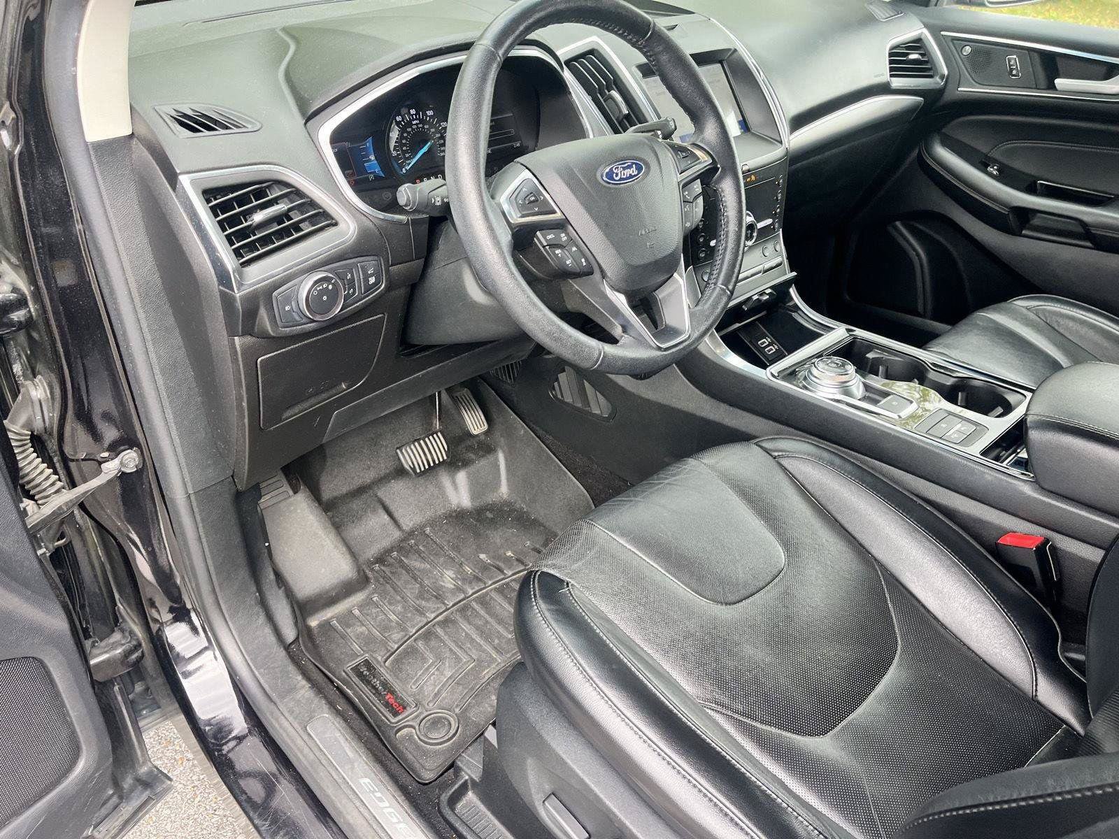 Used 2020 Ford Edge Titanium w/ Equipment Group 301A AWD/4WD image 11