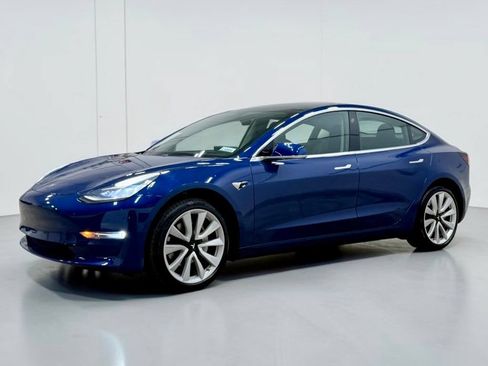 Used 2019 Tesla Model 3 Standard Range Plus RWD image 3