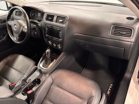 Used 2012 Volkswagen Jetta SE image 16